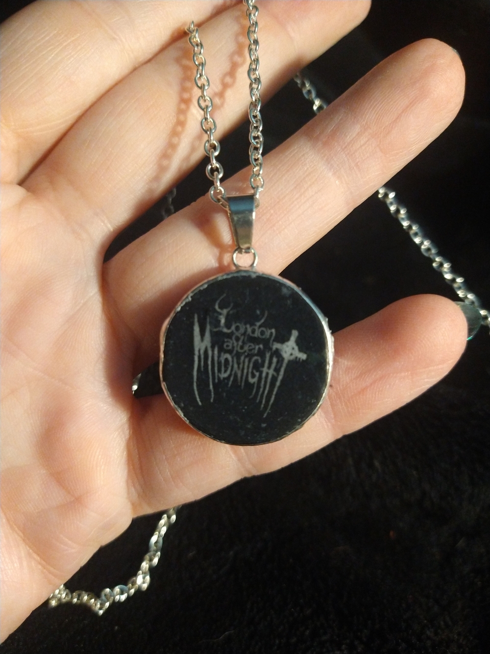 London After Midnight Black Marble Engraved Round Pendant Necklace